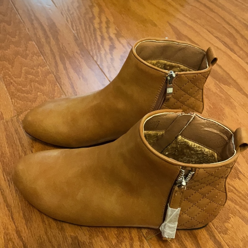 Brand new Max Muxun brown botties, Size 5.5